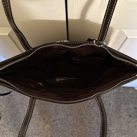 Authentic Coach purse - Picture 3 of 7